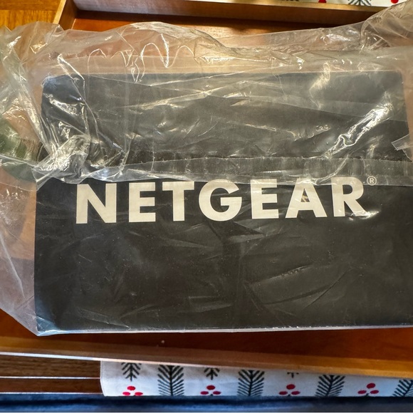 NIB / NWT - NETGEAR AC1200 WiFi Cable Modem Router - Picture 3 of 3